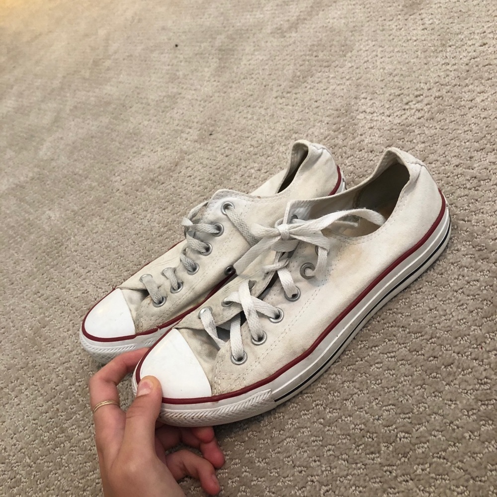 Low top white converse!